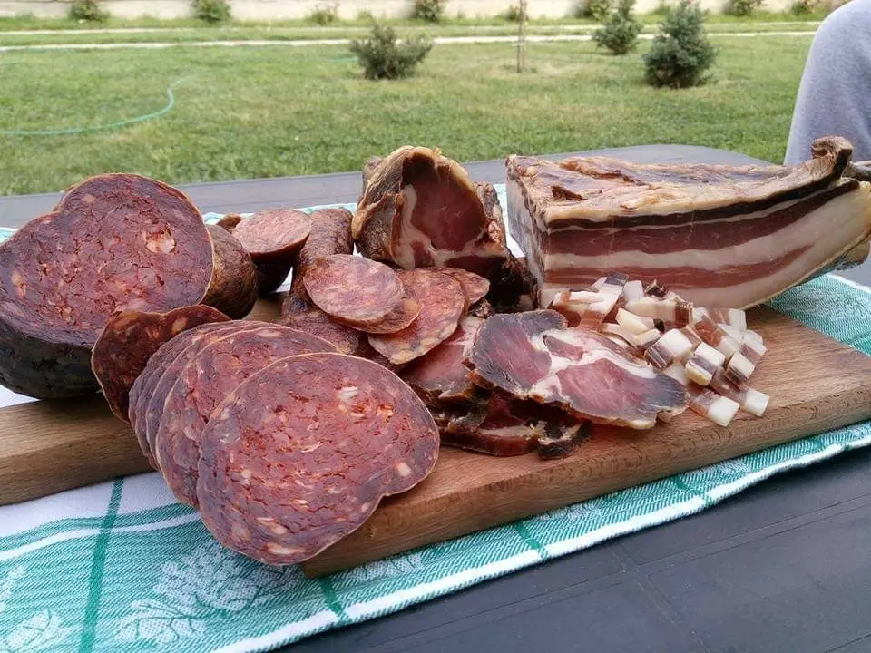slanina-kulen-i-kobasica-iz-srema